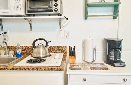 Redington Beach Condo | Beach Condo, Heated Pool, Free Parking, 2 Minute Walk to Ocean