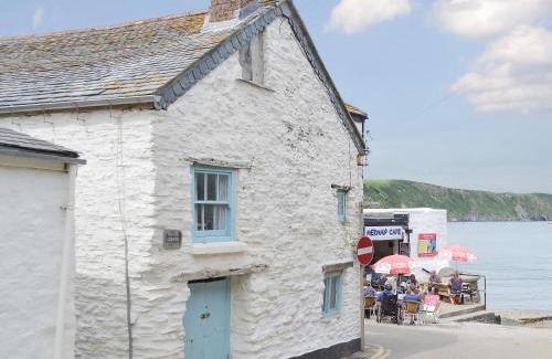 Gorran Haven House | Beach Corner Cottage