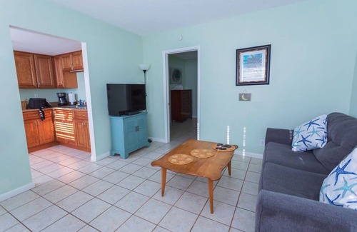 Vero Beach Apartment | Beach Cottage 1/4 Block to Beach! New to market! Available Now for Jan 2024!