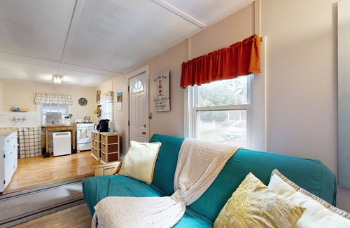 Falmouth Heights House | Beach Cottage - Internet, Smart TV & Outdoor Dining, Walk to Beach & Restaurants