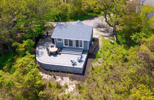 Baiting Hollow Villa | Beach cottage villa