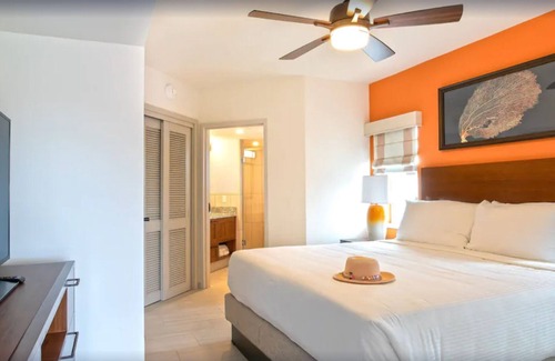 Simpson Bay Resort | Beach front 1 bedroom apartment overlooking Simpson Bay