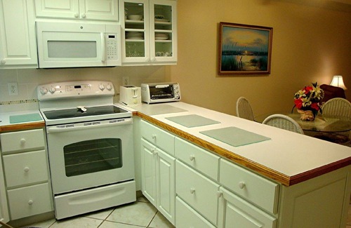 Holiday Isle Condo | Beach front Condo with gorgeous views of the Gulf and 300 Feet of Private Beach