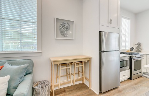 Port Aransas Cabin | Beach & golf getaway with pool, gym, & restaurants on-site – snowbirds welcome