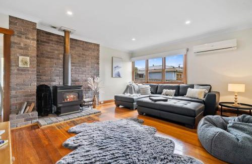Lauderdale House | Beach Holiday Home-Close to Airport-3 Bed & 2 Bath