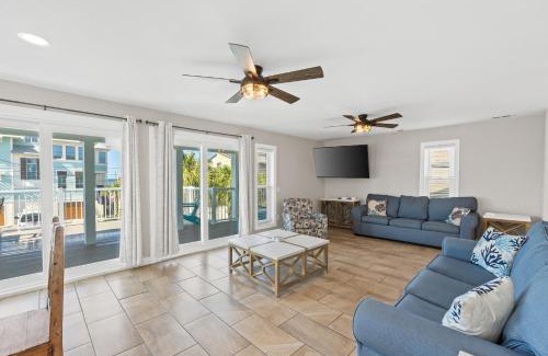 Holiday Beach House | Beach House - Gulf Dream by Panhandle Getaways