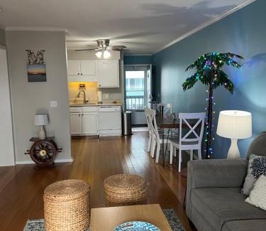 North Carolina Coast Apartment | Beach Please*