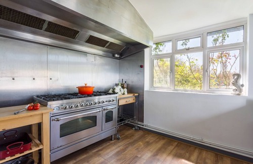 Burmarsh Villa | Beach Retreat - Nine Bedroom Villa, Sleeps 15