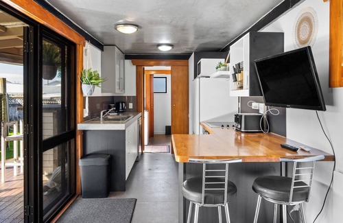 Waihi Beach House | Beach Road Charmer Su
