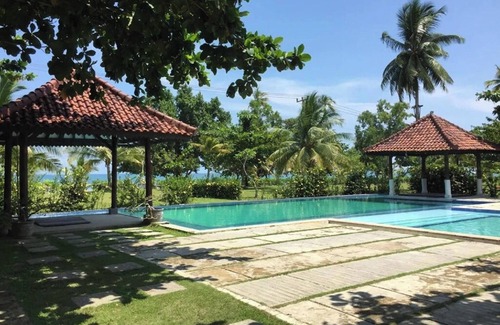 Tanjung Pandan Villa | Beach Rock Resort Belitung