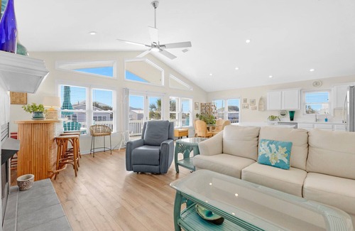 Kure Beach House | Beach Sweet - Coastal Retreat in Kure Beach