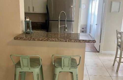Villas Condo | Beach themed updated condo 20 min from the beach - Venetian Palms