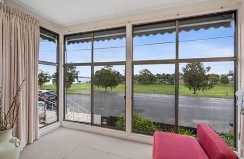 Bellarine Peninsula Cottage | Beach View Rippleside Home