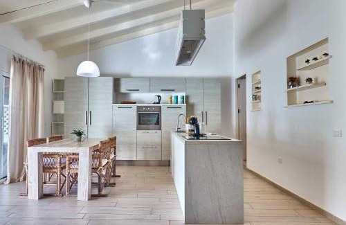 Santa Maria House | Beach Villa - By Bobbywashere
