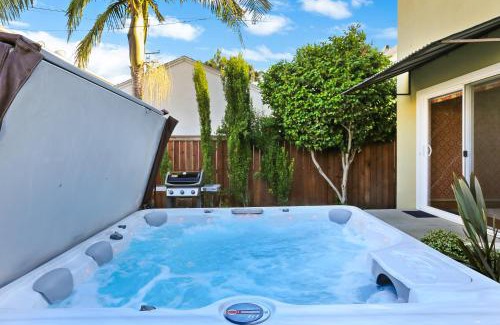 Belmont Shore Villa | Beach Villa * Hot Tub * Steps to Beach