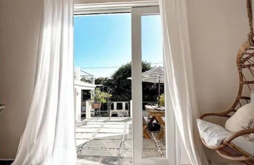 Camino Nuevo House | Beach Villa Mojoneo @ El Cocal. Secluded beach, Rooftop, Jacuzzi, Pool table