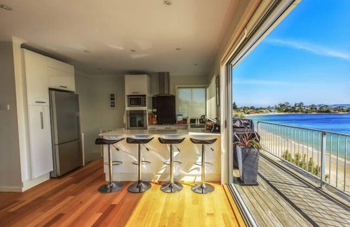 Opossum Bay House | 'beachbreak' Opossum Bay - Best on the beach! Adjacent to Arm-End golf course.