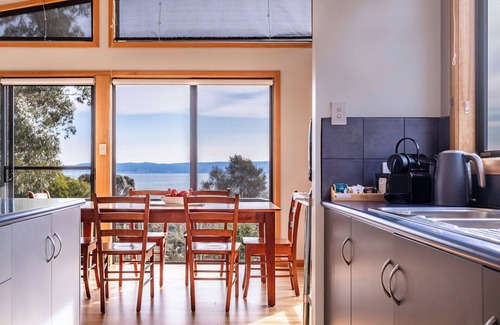 Coles Bay House | Beachcomber - Freycinet Holiday Houses