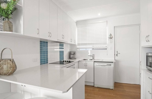 Kings Beach Apartment | Beachcomber Unit 2, 7 Dingle Ave