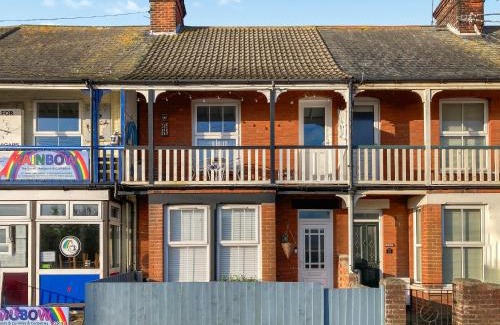 Felixstowe House | Beachcombers Retreat