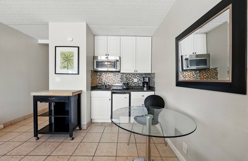 Crescent Beach Condo | Beacher's Lodge Studio Suite (not directly oceanfront)