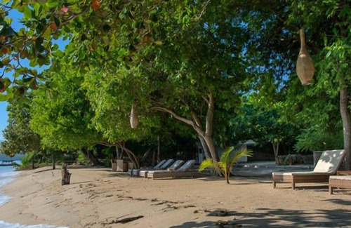 Sigar Penjalin Villa | Beachfront 3 Bedroom Villa, Private Pool