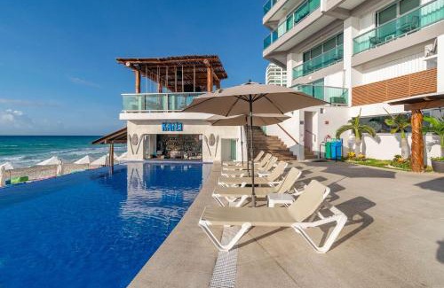 Punta Cancun Apartment | Beachfront Apartment by Andiani Travel