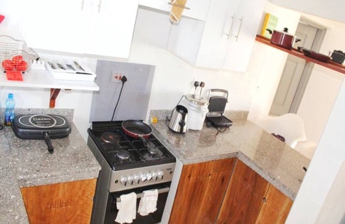 Malindi Apartment | Beachfront Apartment w/Tub + Pool — 5 min from the beach
