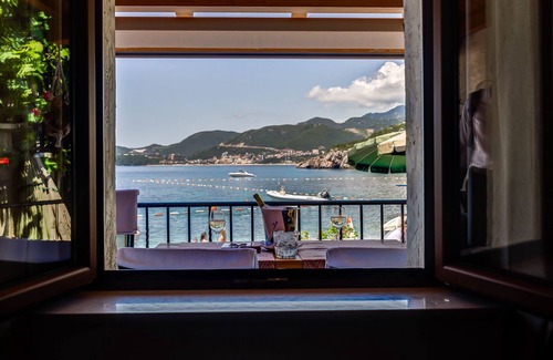 Przno House | Beachfront Apartment With Beautiful Kitchen Przno Budva