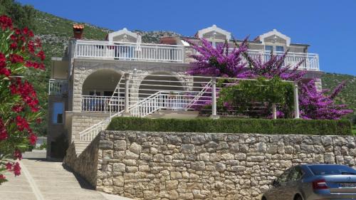 Orebic Apartment | Beachfront Apartments Vala with a swimming pool