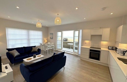 Burmarsh Apartment | Beachfront Bliss Apartment