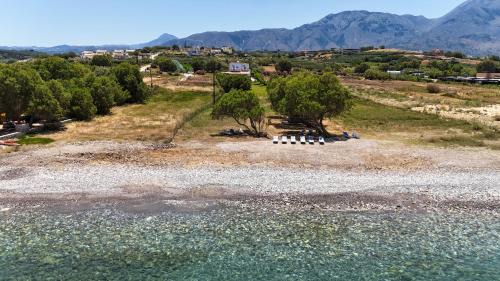 Dramia Villa | Beachfront Boutique Suites Alkioni