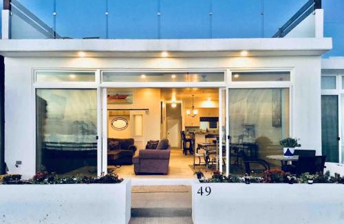 Miramar Villa | Beachfront Boutique Villa Cazadores