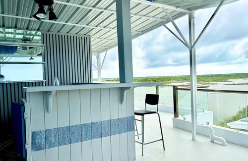 Bouvet Island Cabin | Beachfront Cabin #1/Free Breakfast/120SF