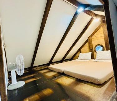 Lobo House | Beachfront Cabin in Lobo