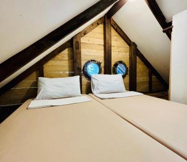 Lobo House | Beachfront Cabin in Lobo