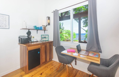 Punta Blanca Cabin | Beachfront Casita with Spectacular Ocean views in Roatan!