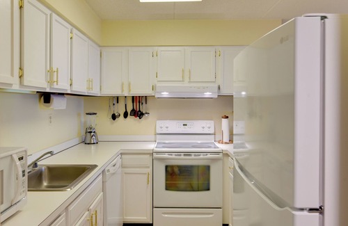 North Ocean City Condo | Beachfront Condo w/Pool Access in Ocean City!