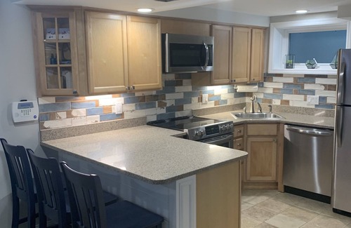 Stone Harbor House | Beachfront Condo with Pool