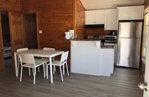 Wasaga Beach Cottage | BEACHFRONT COTTAGE IN WASAGA BEACH - SANDPIPER BEACH RESORT - COTTAGE # 5