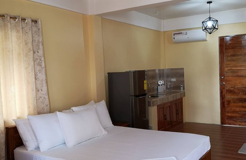 Dinalungan Resort | Beachfront Cottages with Mountain View