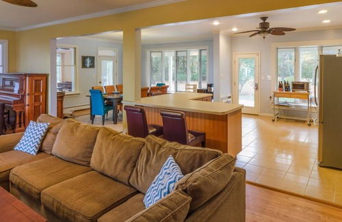 Reedville House | Beachfront Estate on the Chesapeake Bay, Private Beach & 30-Mile View