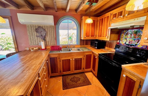 Deadmans Cay House | Beachfront family home steps from the perfect secluded ocean beach.