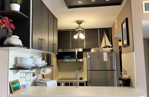 Isla Verde Condo | Beachfront Gem Washer/D Walk Everywhere