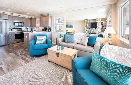 Lincoln City Condo | Beachfront, Hot Tub, BBQ | Coastal Treasure
