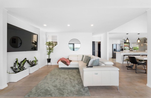 Arkles Bay House | Beachfront House, Stunning Views, Private & Serene