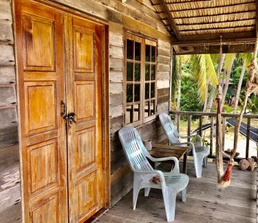 Tioman Island Resort | Beachfront Hut Upstairs Astra - Beach Shack Chalet