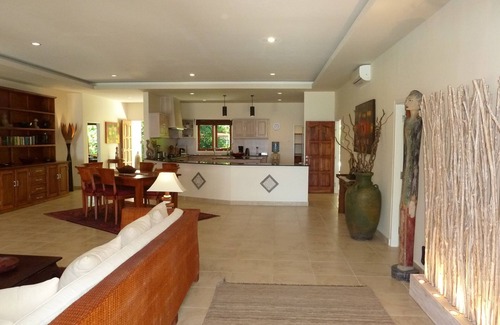Kalisada Villa | Beachfront Villa Damai in top location quiet and newly renovated!