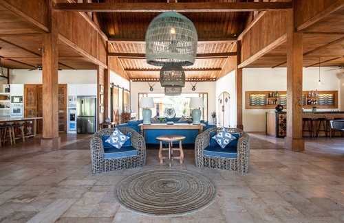 Gili Meno Villa | Beachfront Luxury Villa in Gili Meno