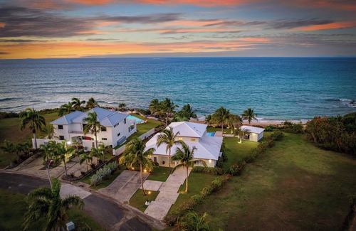 Florida Villa | Beachfront Luxury Villa: 3BR, 3.5BA,Gazebo,Pool, Secluded Beach, Gated Community